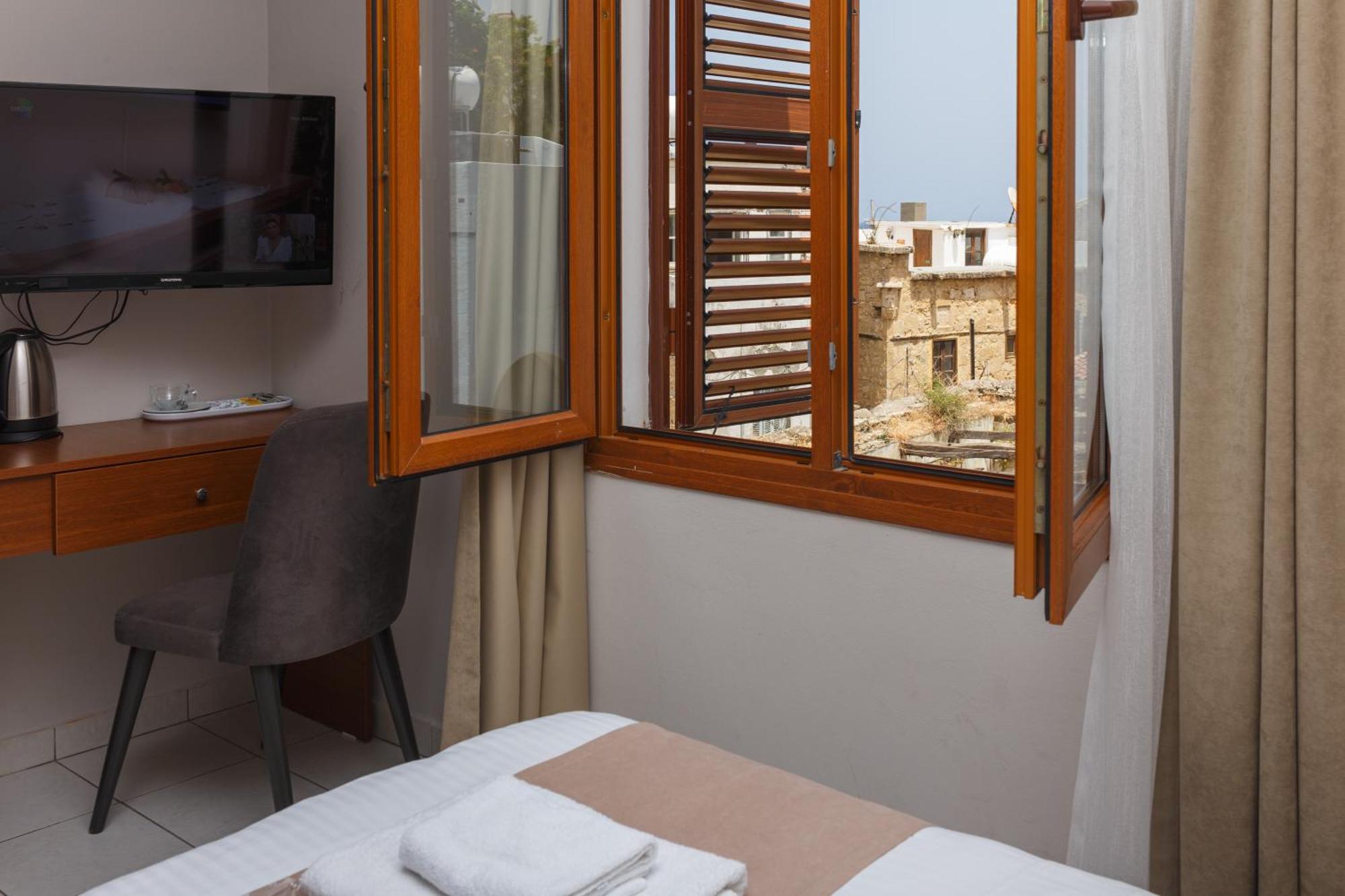 Homelike Guest House Kyrenia  Zimmer foto